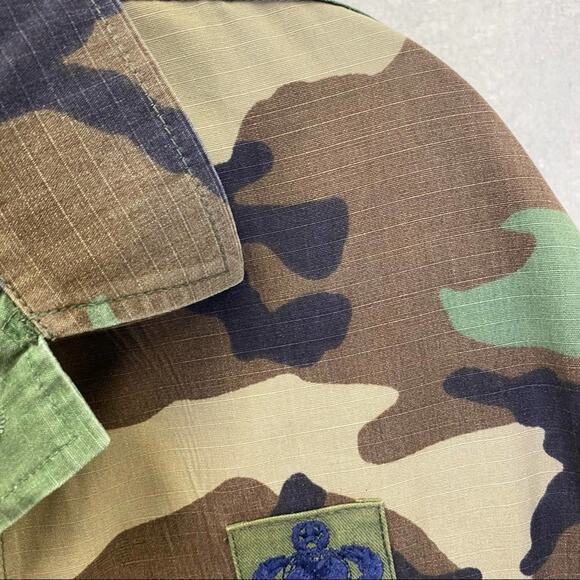 Authentic Military camo ripstop shirt jacket shacket with patches  size Medium - Picture 7 of 15